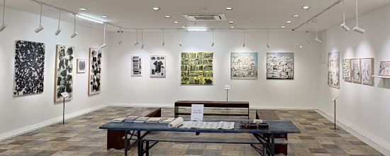 봄 햇살 아래, 책과 그림이 만나는 전시